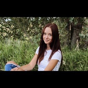 Meet your Posher, Ella